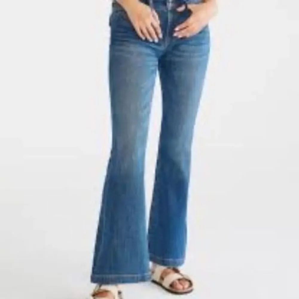Aeropostale LowβRise Flare Jeans Sz 14 Short Stretch